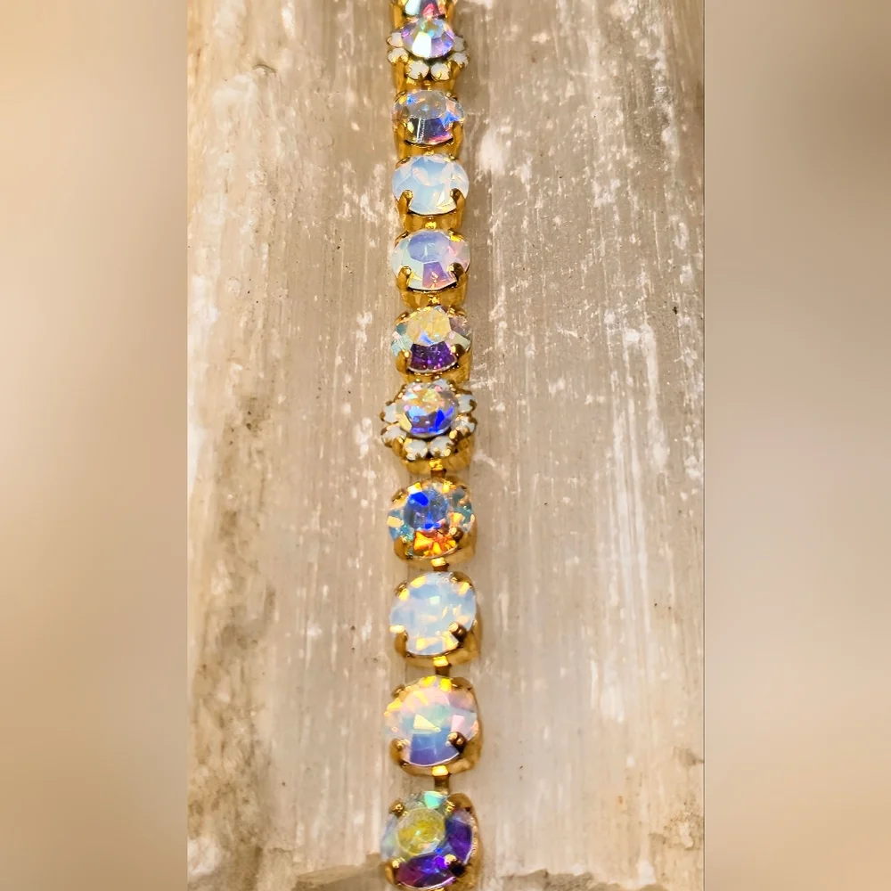 Sparkling White Crystal & Opal AB Flowers Bracelet In Classic 18K Gold Plated